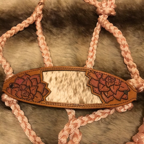 Cowhide bronc halter on mule tape halter cactus horse tack pink tack - Picture 2 of 5